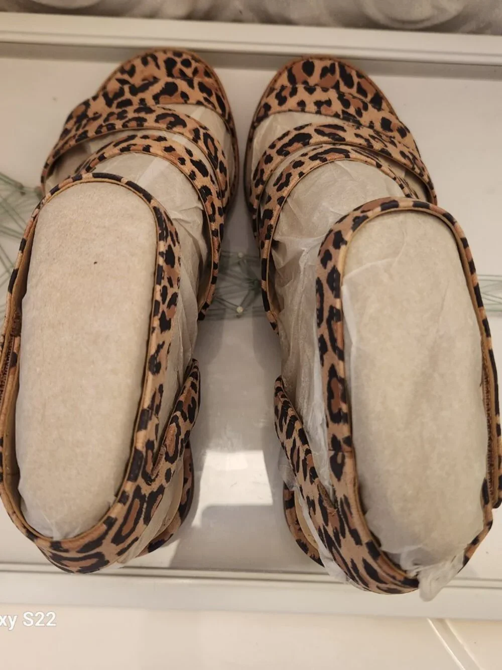 Vince Camuto Women’s Resensa Leather Demi Wedge Sandals Leopard Size 9.5 Wide